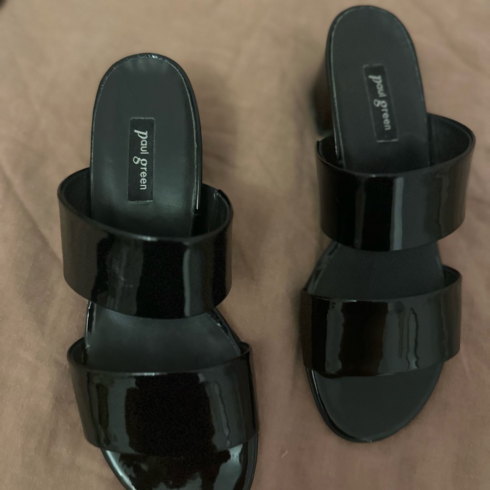 Paul Green Woman’s Black Patent Double-Band Mules size 5 1/2- price is firm